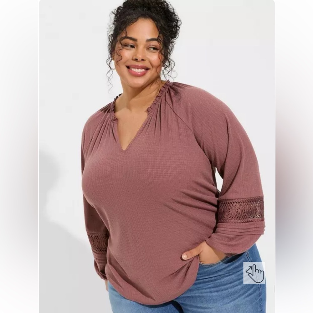Torrid 00x 10 M/L Textured Jersey V-Neck Crochet Long Sleeve Top